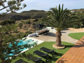 Los Palmitos, Agua Amarga